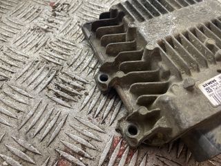 bontott FORD FIESTA V Motorvezérlő