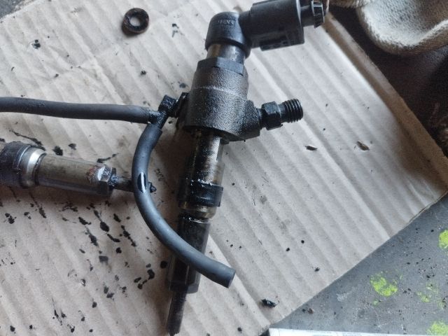 bontott FORD FIESTA V Porlasztó (1 db)