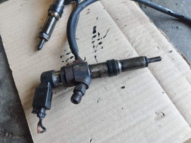 bontott FORD FIESTA V Porlasztó (1 db)