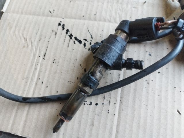 bontott FORD FIESTA V Porlasztó (1 db)