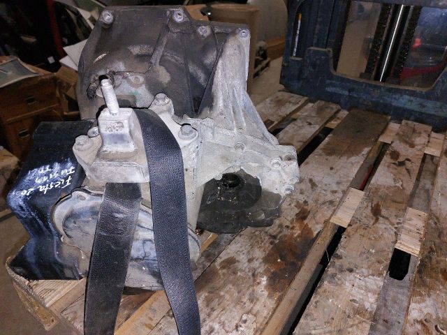 bontott FORD FIESTA V Váltó (Mechanikus)