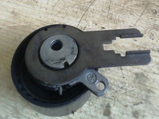 bontott FORD FIESTA V Vezetőgörgő