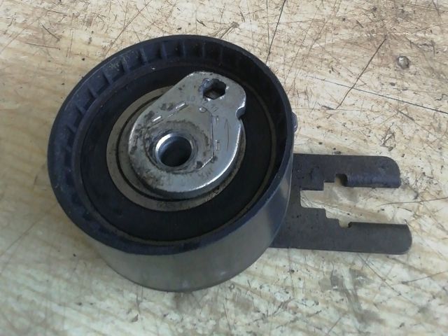 bontott FORD FIESTA V Vezetőgörgő