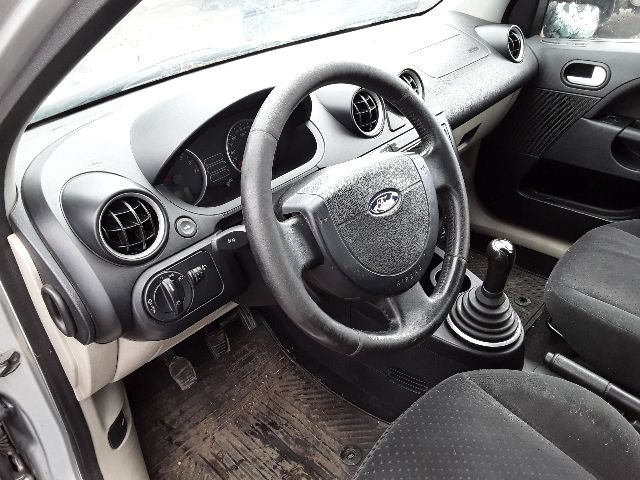 bontott FORD FIESTA V Motor (Fűzött blokk hengerfejjel)