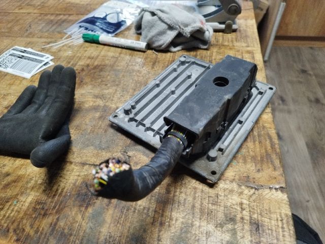 bontott FORD FIESTA V Motorvezérlő