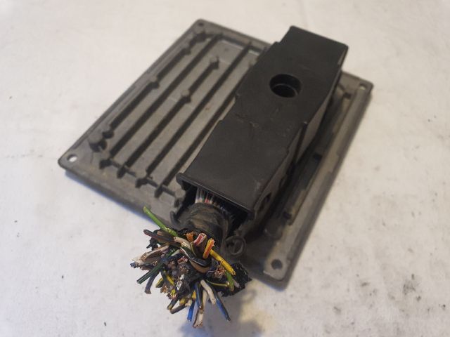 bontott FORD FIESTA V Motorvezérlő