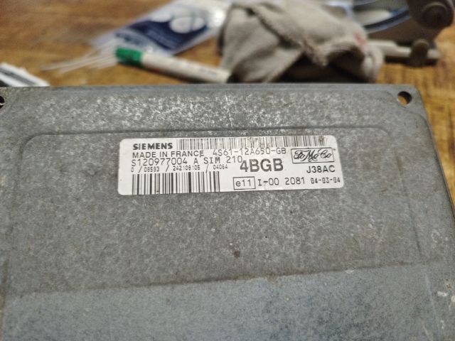 bontott FORD FIESTA V Motorvezérlő