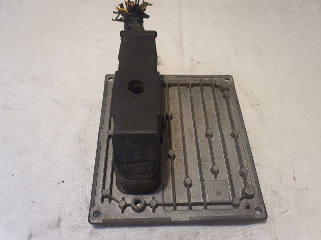 bontott FORD FIESTA V Motorvezérlő