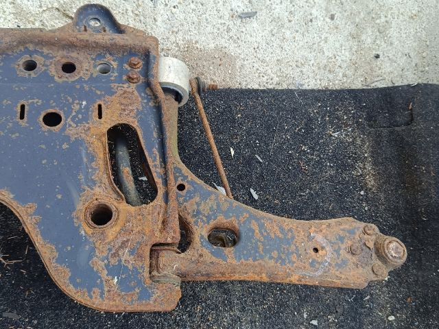 bontott FORD FIESTA V Első Bölcső