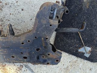 bontott FORD FIESTA V Első Bölcső