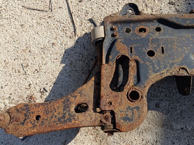 bontott FORD FIESTA V Első Bölcső