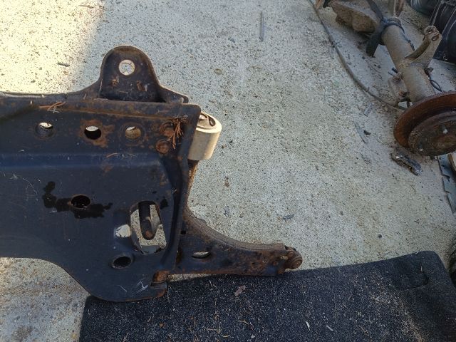 bontott FORD FIESTA V Első Bölcső