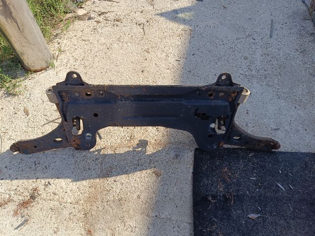 bontott FORD FIESTA V Első Bölcső