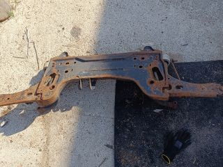 bontott FORD FIESTA V Első Bölcső