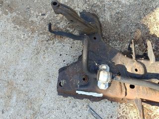 bontott FORD FIESTA V Első Bölcső