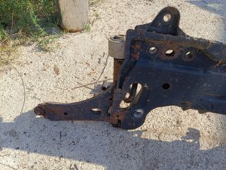 bontott FORD FIESTA V Első Bölcső