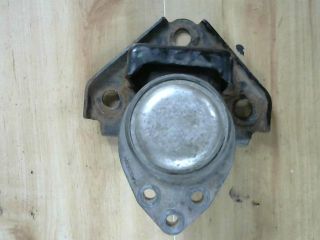 bontott FORD FIESTA V Motor Tartó Bak Jobb