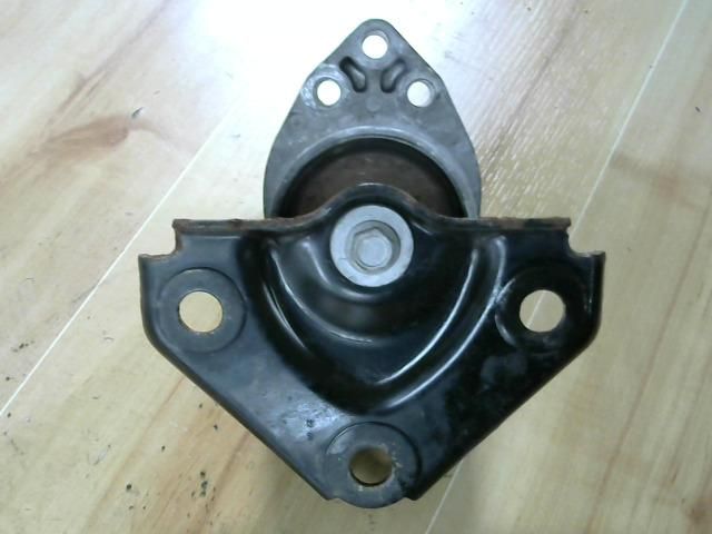 bontott FORD FIESTA V Motor Tartó Bak Jobb