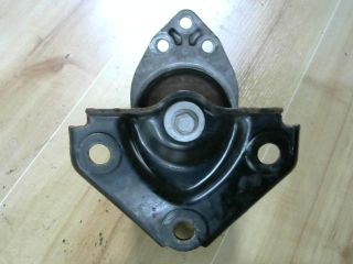 bontott FORD FIESTA V Motor Tartó Bak Jobb