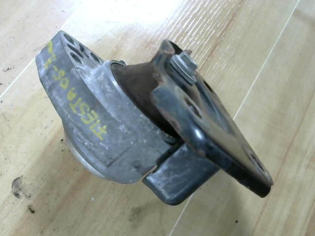 bontott FORD FIESTA V Motor Tartó Bak Jobb