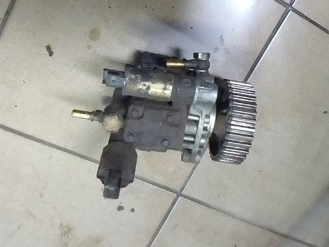 bontott FORD FIESTA V Nagynyomású Szivattyú