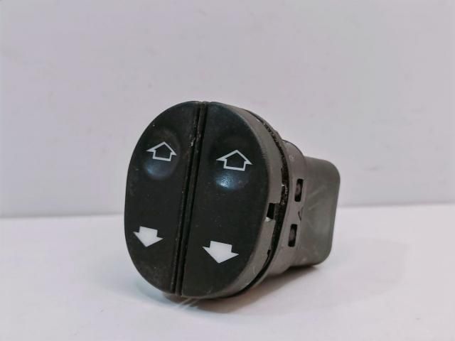 bontott FORD FIESTA V Ablakemelő Kapcsoló Négyes / Kettes