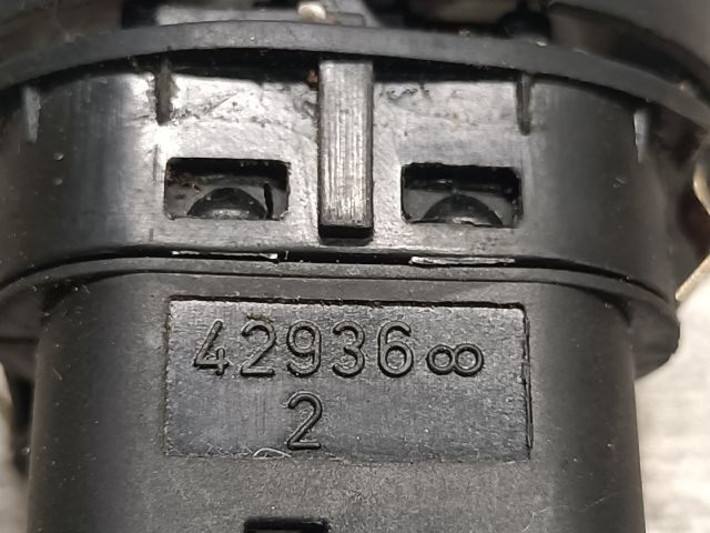 bontott FORD FIESTA V Ablakemelő Kapcsoló Négyes / Kettes