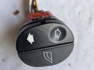 bontott FORD FIESTA V Ablakemelő Kapcsoló Négyes / Kettes