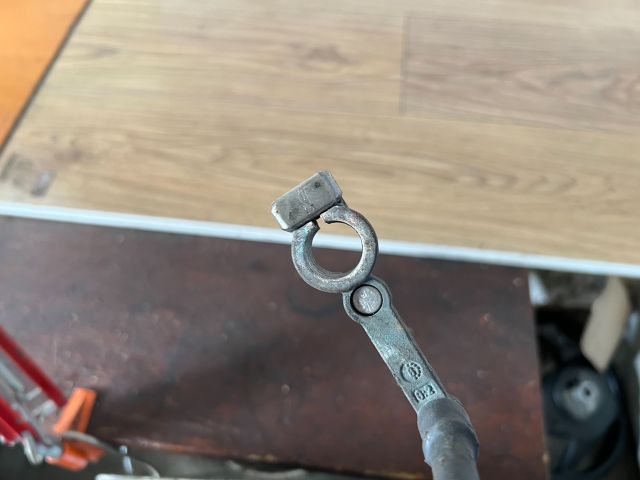 bontott FORD FIESTA V Akkumulátor Saru