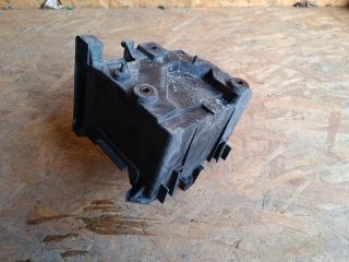 bontott FORD FIESTA V Akkumulátor Tartó