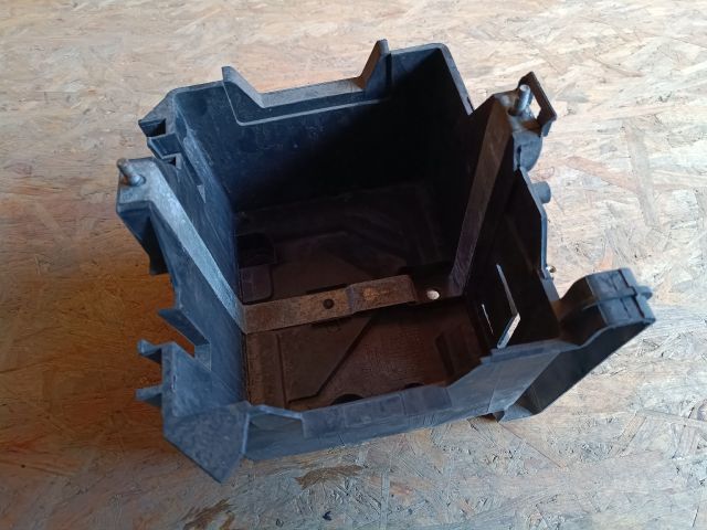 bontott FORD FIESTA V Akkumulátor Tartó