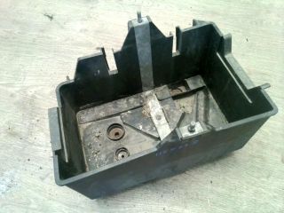 bontott FORD FIESTA V Akkumulátor Tartó