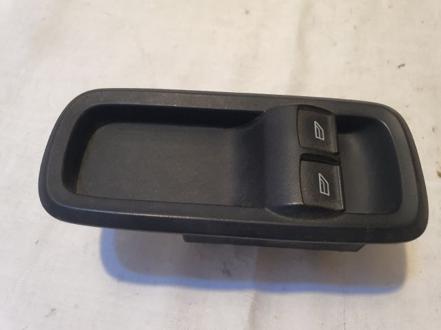 bontott FORD FIESTA V Bal első Ablakemelő Kapcsoló