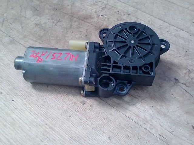 bontott FORD FIESTA V Bal első Ablakemelő Motor