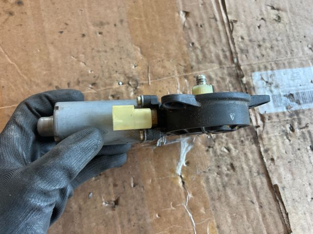 bontott FORD FIESTA V Bal első Ablakemelő Motor