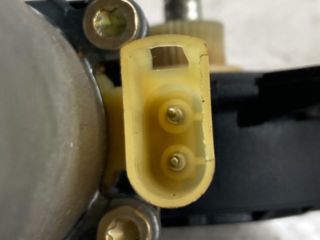 bontott FORD FIESTA V Bal első Ablakemelő Motor