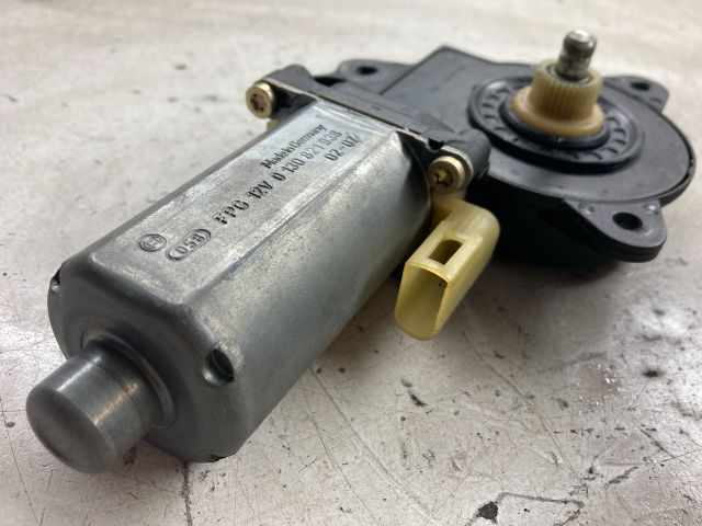 bontott FORD FIESTA V Bal első Ablakemelő Motor