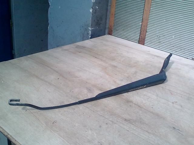 bontott FORD FIESTA V Bal első Ablaktörlő Kar