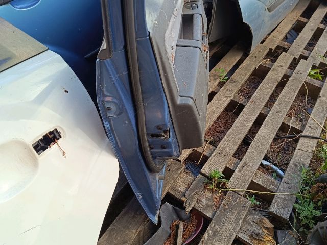 bontott FORD FIESTA V Bal első Ajtó (Részeivel)