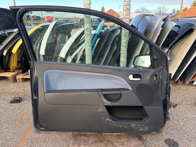 bontott FORD FIESTA V Bal első Ajtó (Részeivel)