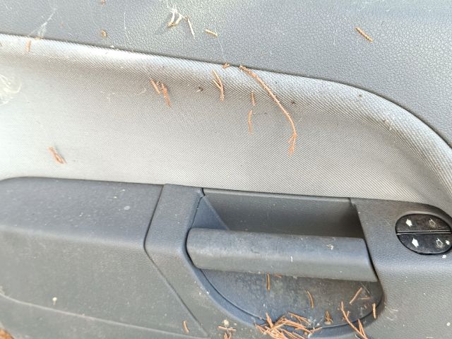 bontott FORD FIESTA V Bal első Ajtó (Részeivel)