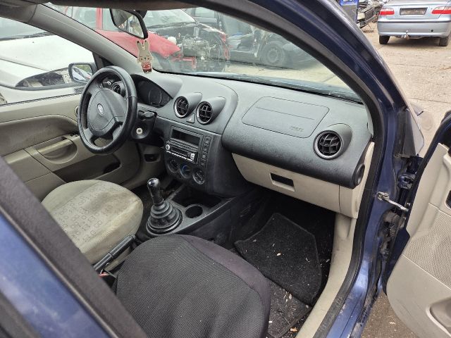 bontott FORD FIESTA V Bal első Ajtó (Részeivel)