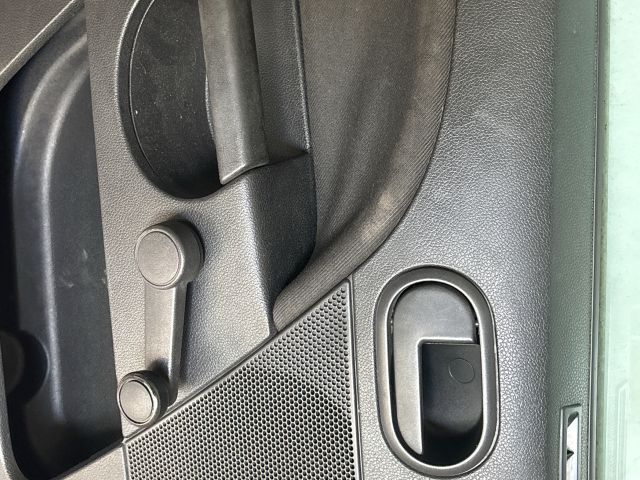 bontott FORD FIESTA V Bal első Ajtó (Részeivel)