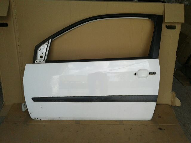 bontott FORD FIESTA V Bal első Ajtó (Üres lemez)