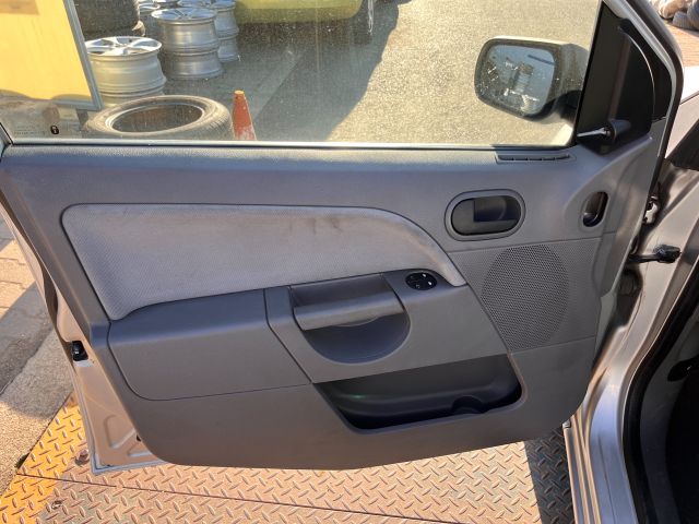 bontott FORD FIESTA V Bal első Belső Kilincs