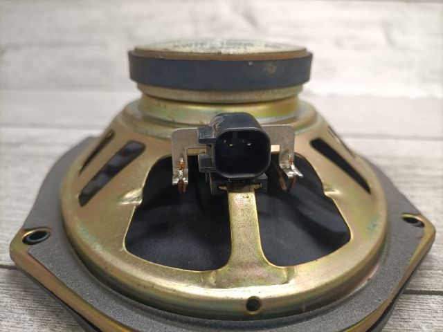 bontott FORD FIESTA V Bal első Hangszóró