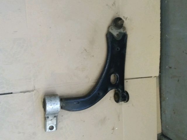 bontott FORD FIESTA V Bal első Lengőkar