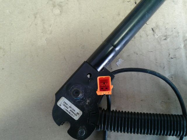 bontott FORD FIESTA V Bal első Övfeszítő