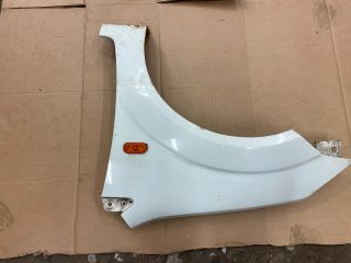 bontott FORD FIESTA V Bal első Sárvédő