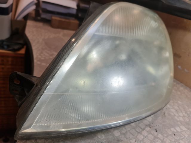 bontott FORD FIESTA V Bal Fényszóró